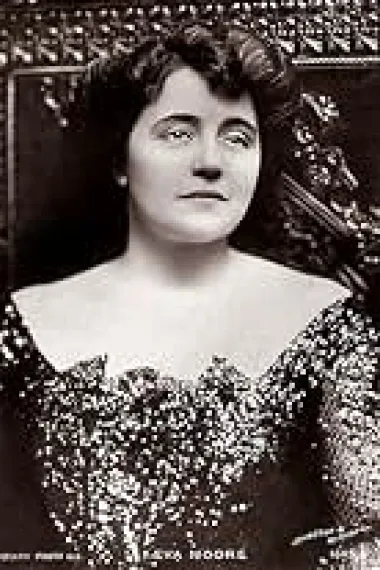 Eva Moore